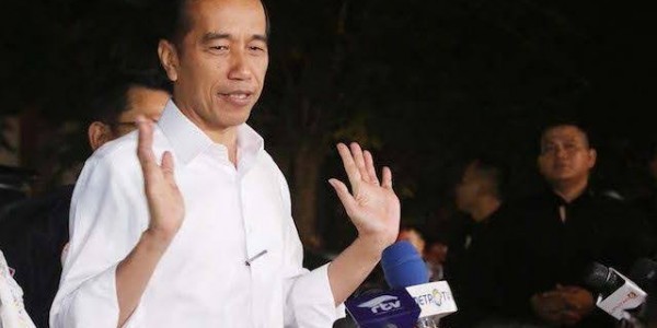 Jokowi Berpotensi Melanggar Konstitusi, Turun atau Diturunkan!