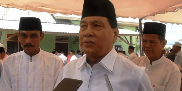 Hardiknas, DPR Minta Pemda tak Potong Gaji Guru Honorer