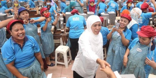 Soal THR Lebaran, Gubernur Khofifah : Perusahaan Wajib Bayar