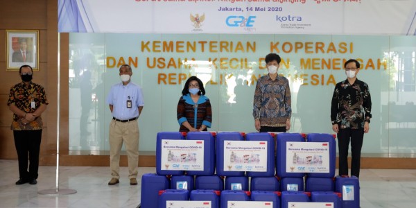 Pengusaha Korsel KOTRA Sumbangkan 1 Ton Disinfektan Kepada Kemenkop 