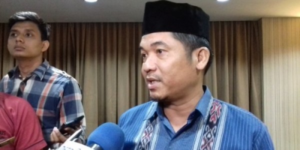 Ray Rangkuti: Jangan Jadikan Covid-19 Panggung Cari Popularitas Politik