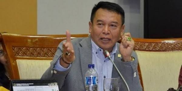 TB Hasanuddin: Tak Mudah Menjatuhkan Presiden Pilihan Rakyat