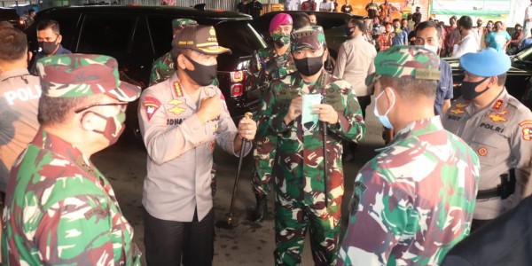 Panglima TNI dan Kapolri Tinjau Pasar Tanah Abang dan Bandara Soekarno-Hatta