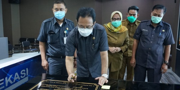 Pemkab Bekasi Terima Bantuan Pusat Daur Ulang Sampah dari KLHK