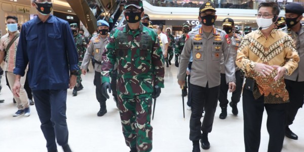Cek Penerapan Protokol Kesehatan, Panglima TNI dan Kapolri Blusukan ke Mall