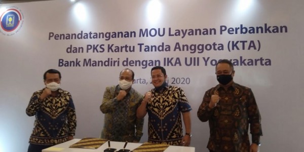 IKA UII Tandatangani Kerjasama Pembuatan KTA dengan PT. Bank Mandiri Tbk