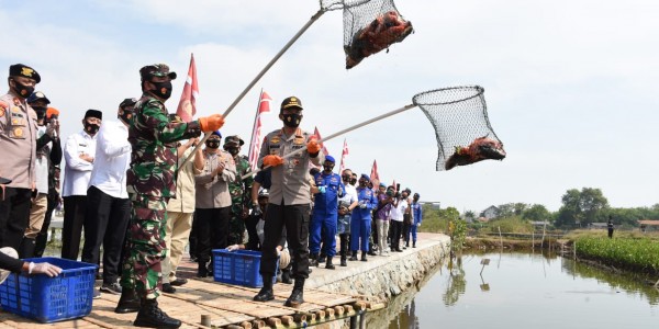 Blusukan ke Mauk Tangerang, Panglima Resmikan Kampung Tangguh Nusantara