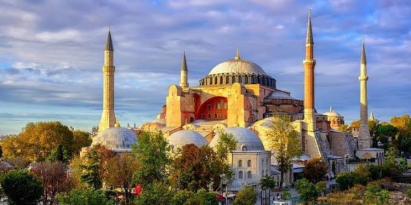 Menyikapi Hagia Sofia dengan Bijak