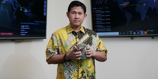 Akun Twitter Tokoh Dunia Diretas, Masyarakat Harus Waspada