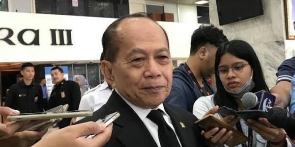 Syarif Hasan: Pemerintah Harusnya Mampu Tekan Laju Penyebaran COVID-19