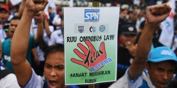 Survei Charta Politika: 47,3 Persen Masyarakat Enggak Ngerti RUU Omnibus Law