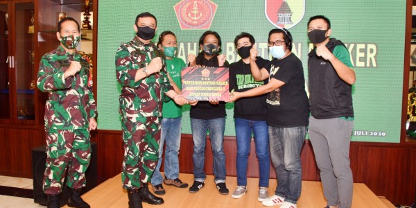 Terapkan Strategi Tekan Covid-19, Pangkogabwilhan II Rangkul Bonek Surabaya