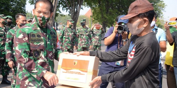 Banjir Dukungan, Kodam Brawijaya Dipercaya Salurkan Bantuan Covid-19