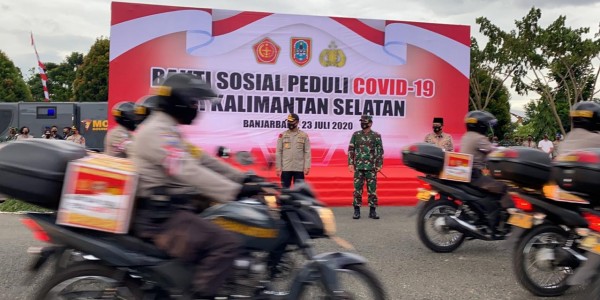 Panglima TNI Melepas Ratusan Babinsa dan Bhabinkamtibmas Pengantar Bansos