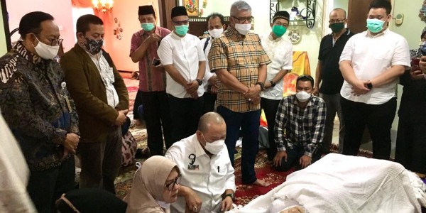 Makamkan Ibundanya, LaNyalla Selalu Ingat Pesan Ini