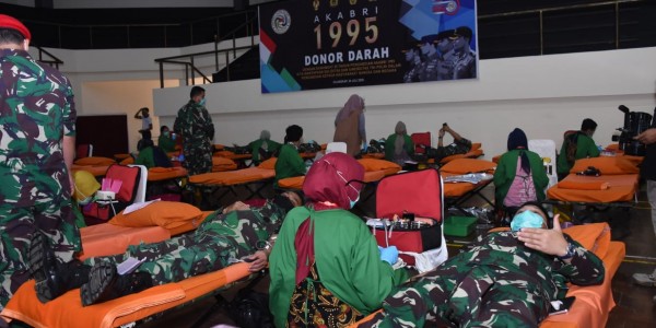 Alumni Akabri 95 Gelar Donor Darah dan Bagikan Sembako