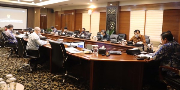 Airlangga Pimpin Rapat Pemulihan Ekonomi Nasional