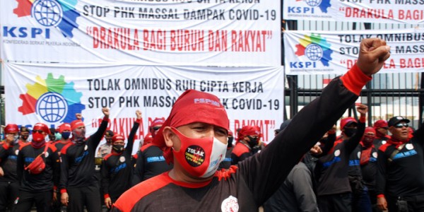 Konfederasi Serikat Pekerja Indonesia Demo Tolak Omnibus Law