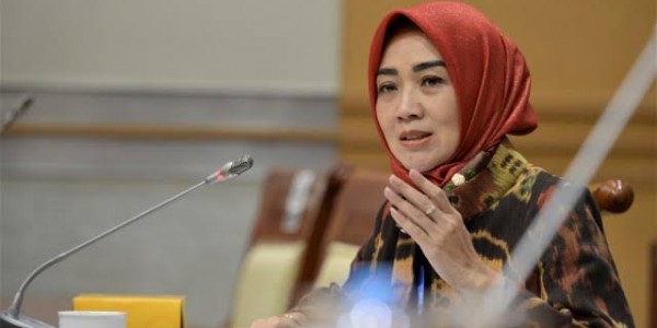 Ayah Curi Hp Demi Sekolah Sistem Daring Anaknya, Eva Yuliana Terenyuh