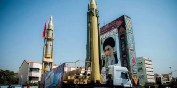 Abaikan Tuntutan Amerika, Iran Pamer Rudal Balistik