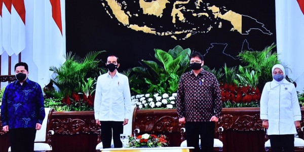 Jokowi Luncurkan Subsidi Gaji, Hari Ini 2,5 Juta Pekerja Dapat Bantuan