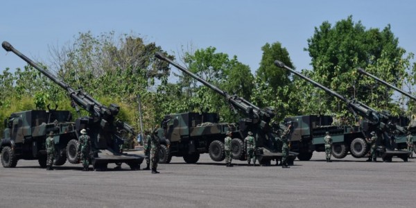 Kostrad Gelar Latihan Drill Pelayanan Meriam Dinas Baterai