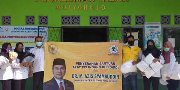 Azis Syamsuddin Salurkan Bantuan APD dan Masker ke Puskesmas dan RS di Lampung