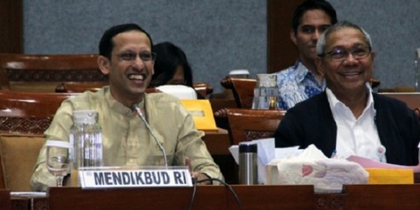 DPR Minta Mendikbud Beri Bantuan untuk Orang Tua Dampingi Anaknya saat PJJ