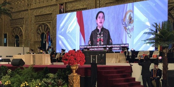 Puan Maharani Pesan ke Mahasiswa Baru Unesa: Ojo Pedhot Oyot