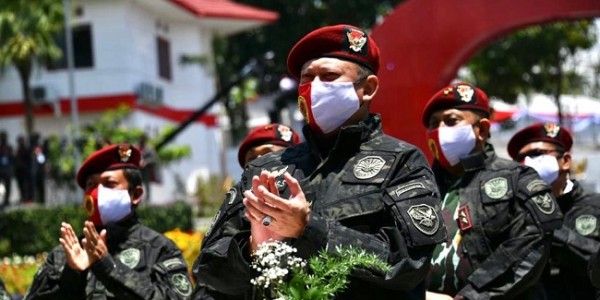Bamsoet Terima Brevet Warga Kehormatan BIN
