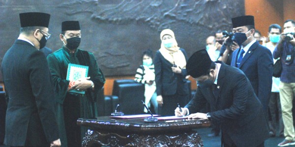 Ketua MPR Bambang Soesatyo Lantik Dua Anggota MPR Pengganti Antar Waktu