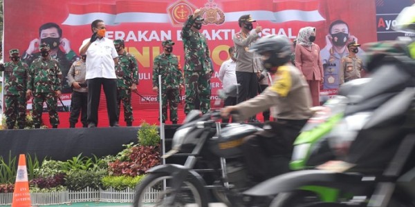 TNI-Polri Gelar Bakti Sosial Peduli Covid-19 Sulteng