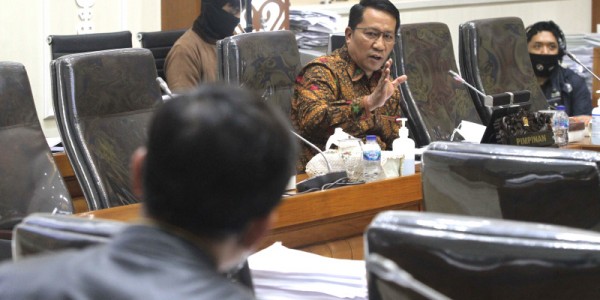 Baleg DPR Raker Dengan Menteri LHK