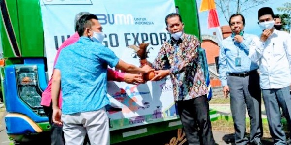 20 Ton Arang Kayu Prodak UMKM Jawara ke Arab Saudi