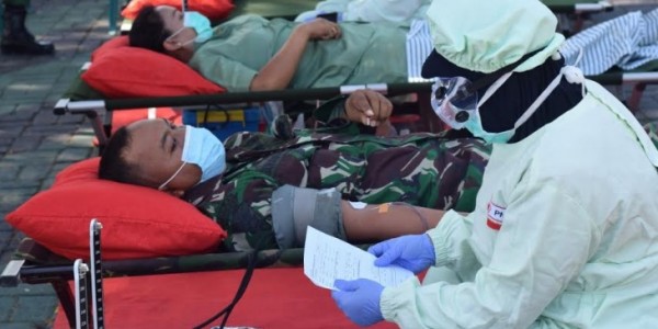 Sinergi Untuk Negeri, Yonarmed 12/Divif 2 Kostrad Gelar Donor Darah