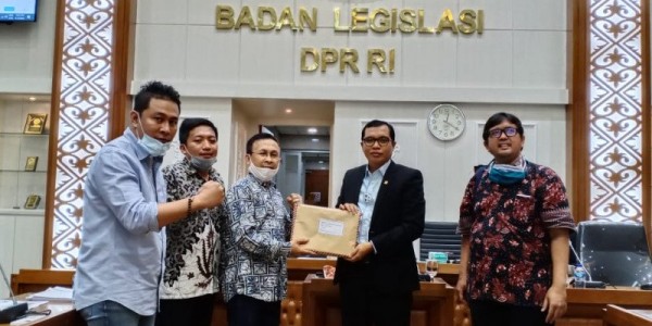 DPR dan Pemerintah Sepakati RUU Ciptaker Hilangkan Upah Minimum Sektoral