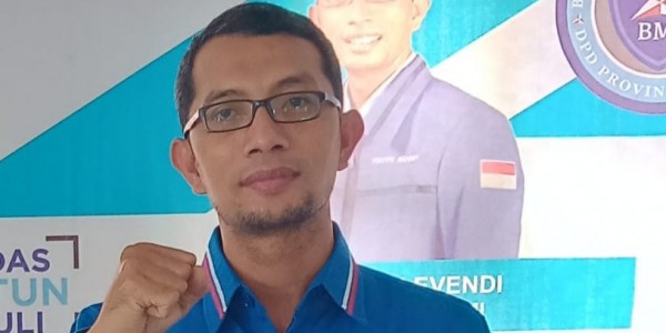 Ketimbang Masker Harus Ber SNI, Lebih Baik Menterinya yang Distandarisasi 