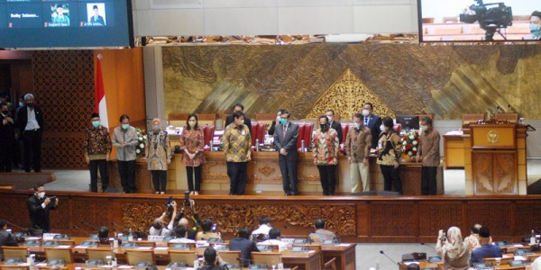 DPR Sahkan Omnibuslaw Cipta Kerja