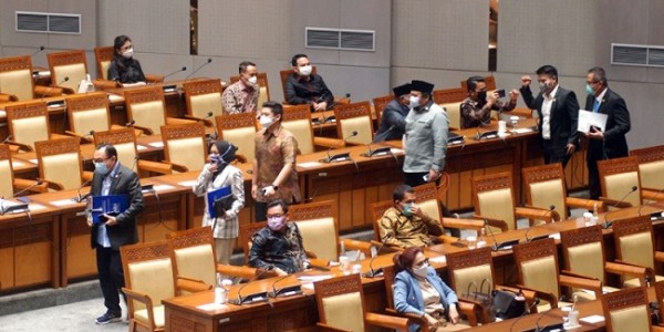 Mikrofon Mati Saat Paripurna Pengesahan RUU Cipta Kerja, Begini Penjelasan DPR