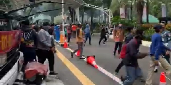 Kantor Anies Baswedan Bekerja Jadi Tempat Berlindung Massa Aksi Tolak UU Ciptaker