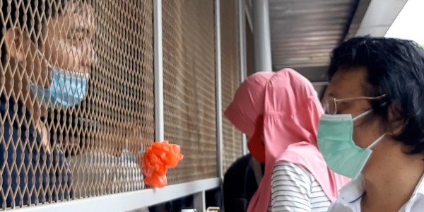 Jurnalis MerahPutih.com yang Ditangkap Sudah Dibebaskan dan Kembali ke Keluarga