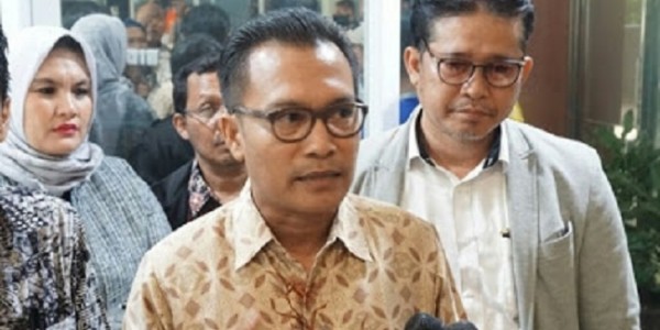 Tuding Demo Omnibus Law Ditunggangi, ProDem Desak Airlangga Minta Maaf