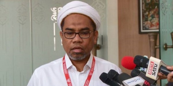 Sebut Pendemo UU Ciptaker Sampah, Pengamat: Ngabalin Sepantasnya Minta Maaf