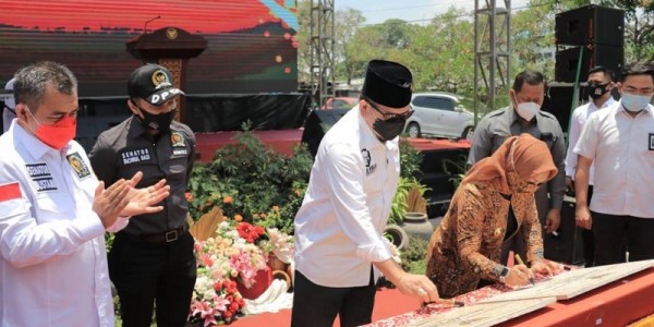 Resmikan Pasar Benteng Pancasila, LaNyalla Ingatkan Pentingnya Teknologi Digital di Era New Normal