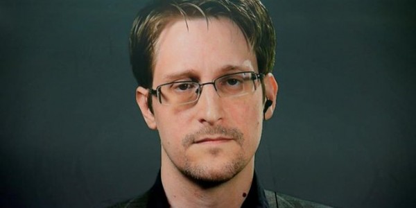 Rusia Berikan Hak Tinggal Permanen ke Edward Snowden
