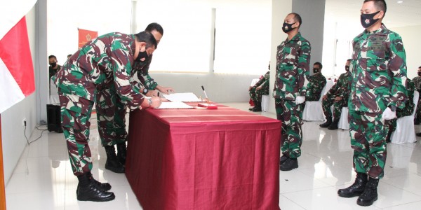 Pangkogabwilhan II Tanda Tangani Piagam Pembangunan Zona Integritas WBK dan WBBM