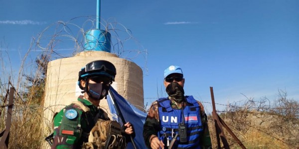 Satgas Indobatt Laksanakan Pengamanan Terhadap Pengecekan Blue Barrel