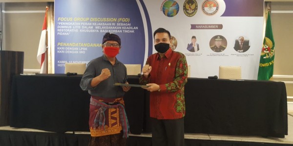 Sandy Nayoan Formatkan Kerjasama IWO Dengan Komisi Kejaksaan