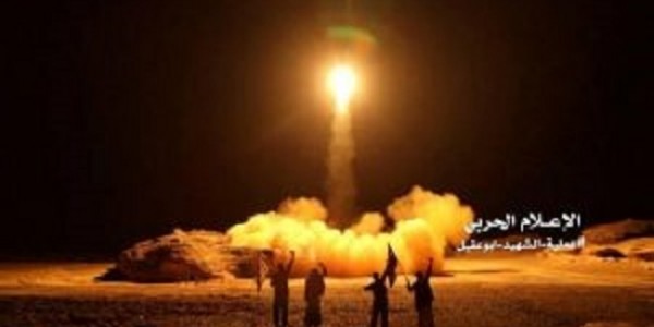 Rudal Tentara Yaman Serang Tempat Pertemuan Komandan Koalisi Saudi