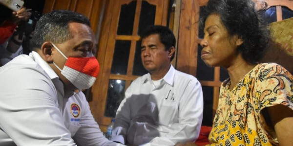 Bersimpuh Menangis, Kepala BP2MI Janji Pengobatan Sugiyem Hingga Sembuh